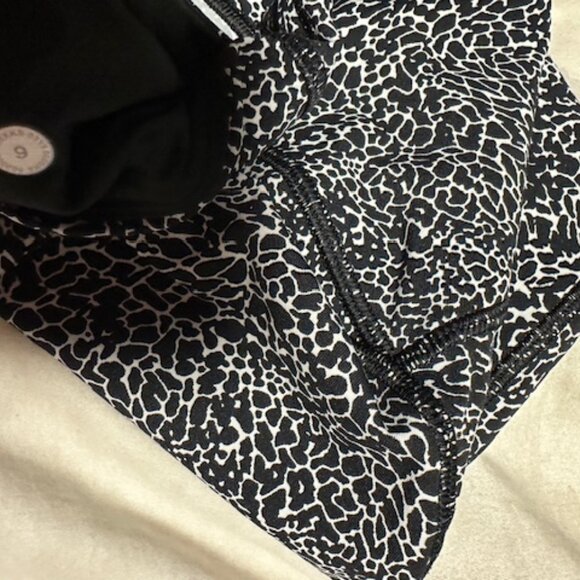 Lululemon Leggings size 6 - Picture 2 of 4
